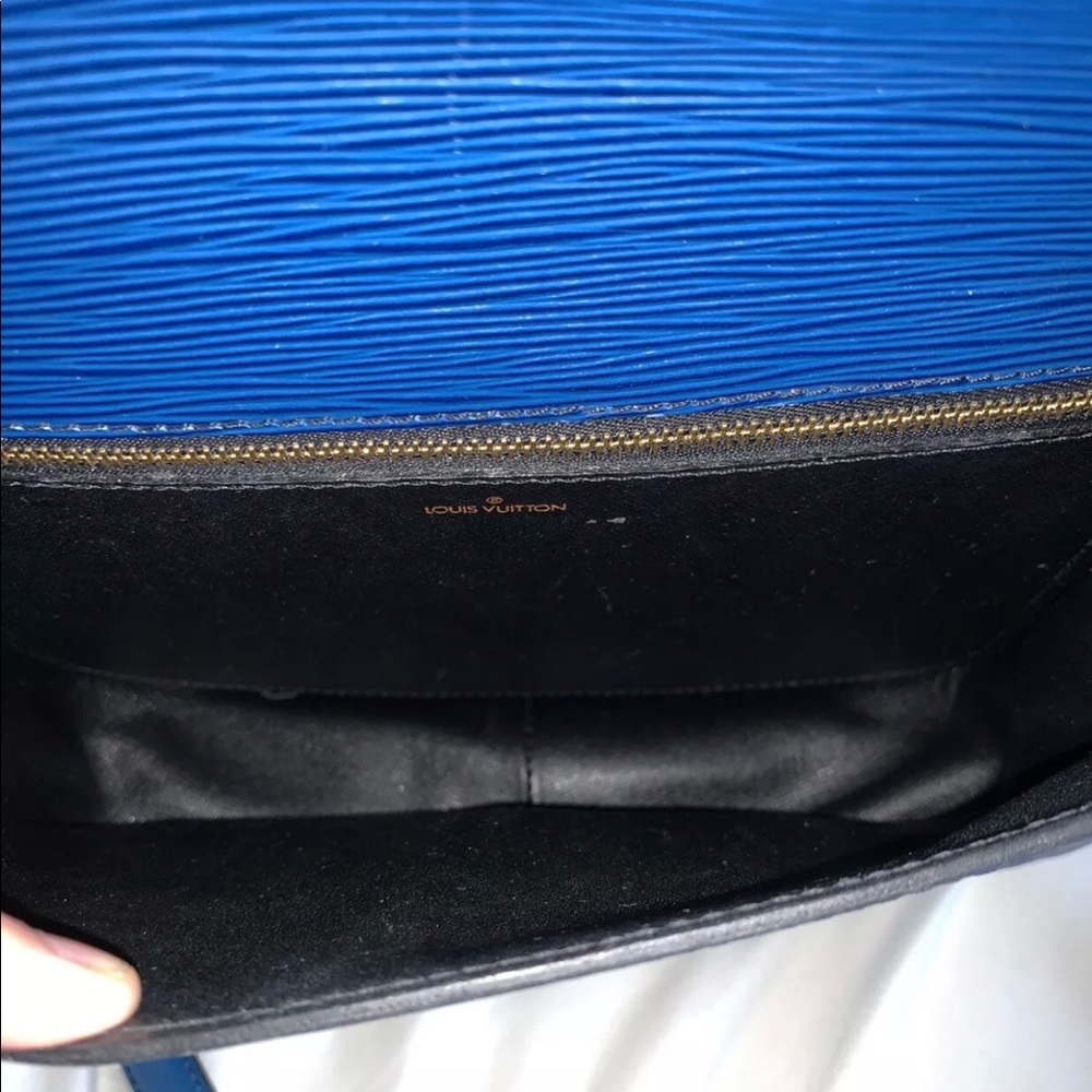 Authentic Louis Vuitton - Picture 3 of 8